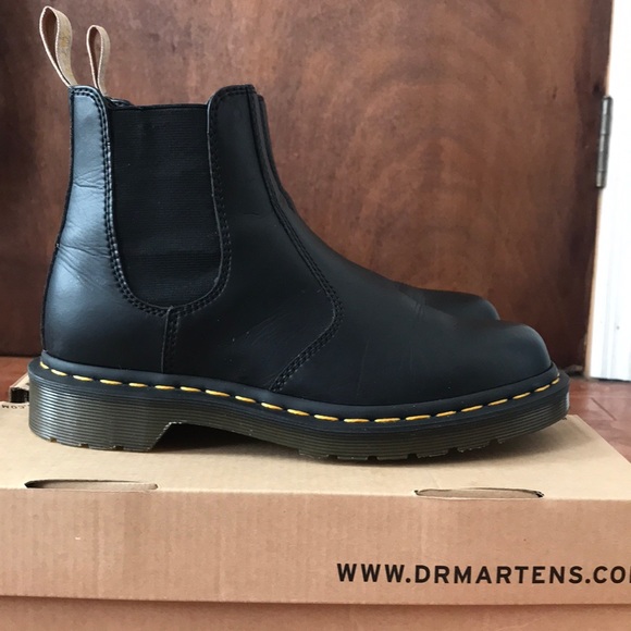 dr martens 2976 vegan chelsea boots